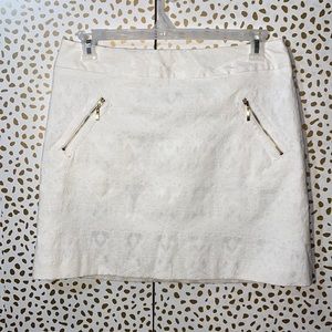 Worthington Jacquard White Skirt with front Slant Pockets